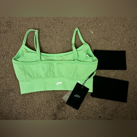 Inaka light green sports bra size XS preowned - Picture 4 of 5